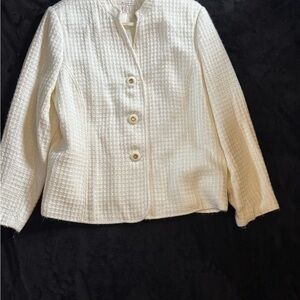 JM Collection White Blazer with Mandarin Collar